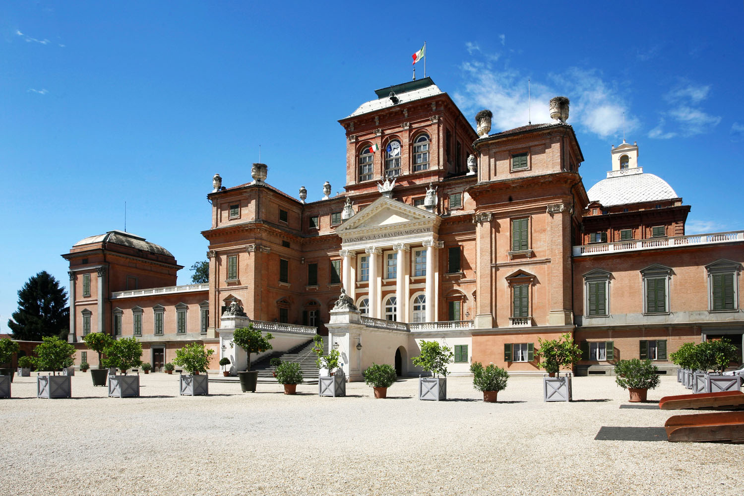 Racconigi – Residenze Sabaude – Restauro e valorizzazione delle Residenze Sabaude: castello Aglié (3,5 m) e e Castello di Racconigi (2,5 m)